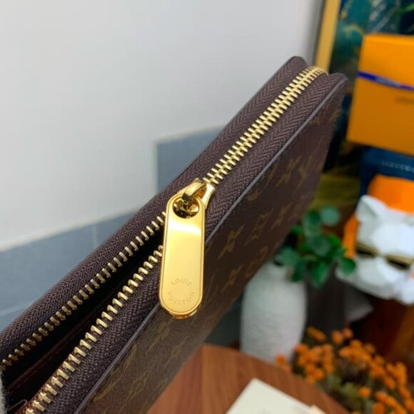 🎂🎂Louis Vuitton purse 21x11 - Picture 3 of 6